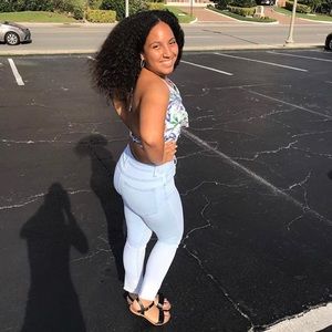 Meet your Posher, Laura